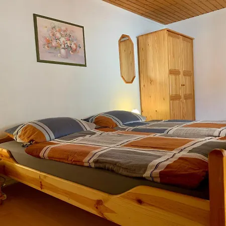 Ferienwohnung Caecilia Im Idyllischen Haus Kommeles - An Der Mosel Leiwen