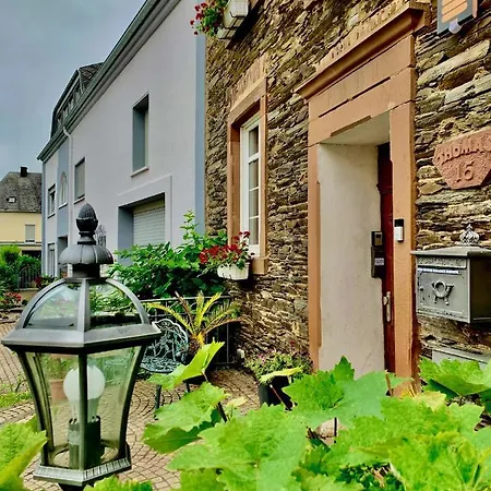 Ferienwohnung Caecilia Im Idyllischen Haus Kommeles - An Der Mosel Leiwen